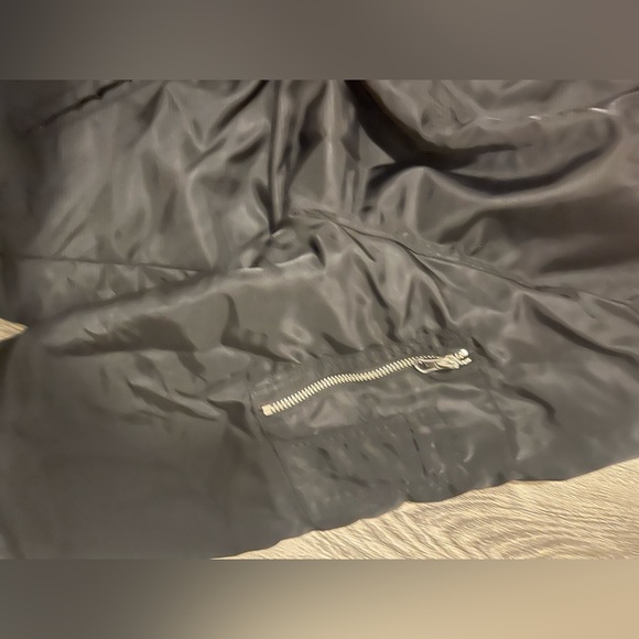 Guess puffer reversal jacket black and red - Picture 10 of 10